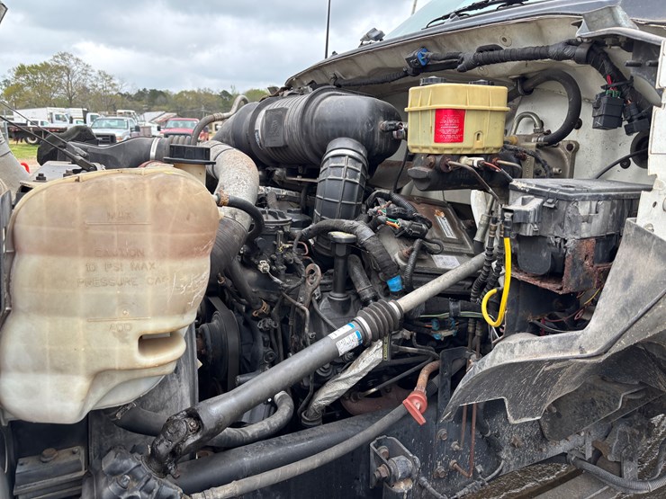 2004-ford-f650-image-24