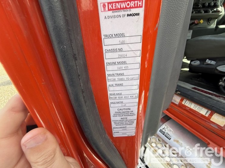 2019-kenworth-t680-image-14