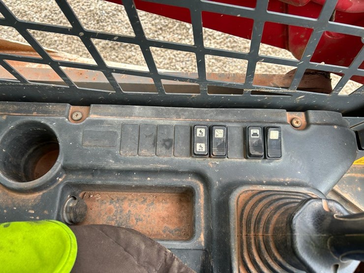 2019-takeuchi-tl10v2-image-54