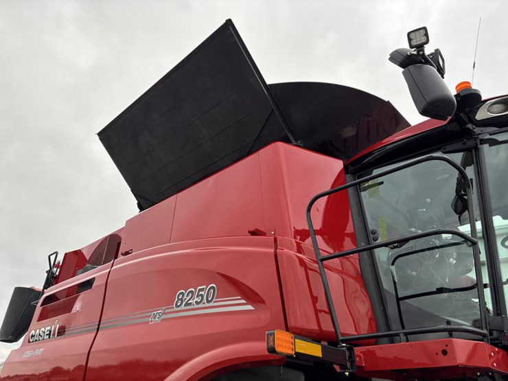 2024-case-ih-8250-image-9