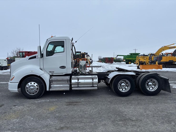 2016-kenworth-t680-image-3
