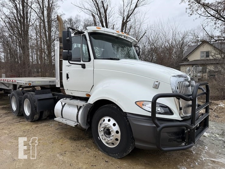 2010-international-prostar-image-3