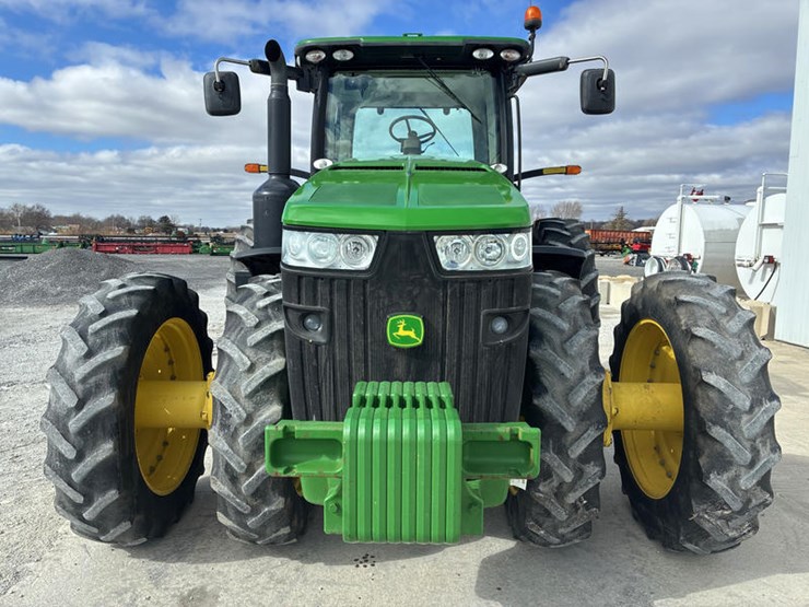 2013-john-deere-8335r-image-13