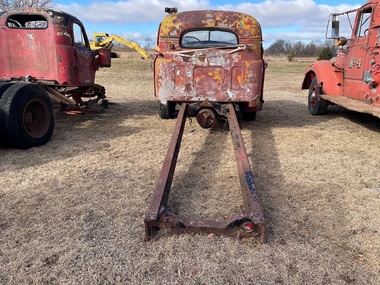 #4208-•-mack-truck-cab-and-chassis-frame-image-5