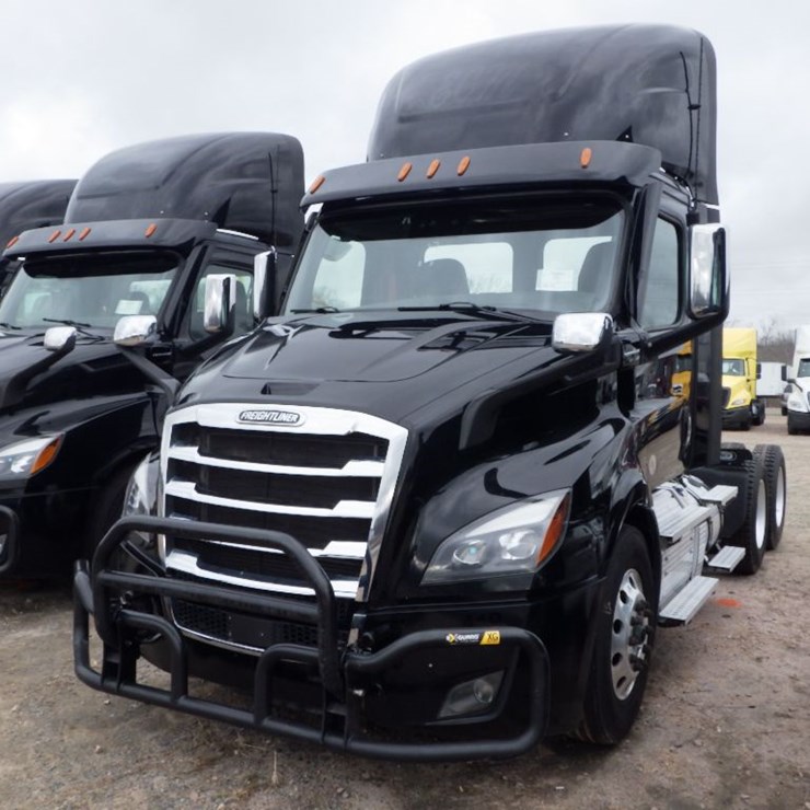 2022 FREIGHTLINER CASCADIA 116
