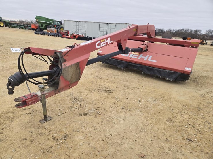 gehl-2412-image-1