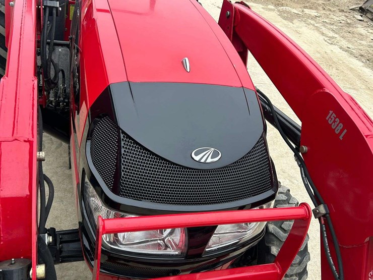 2015-mahindra-1533-image-13