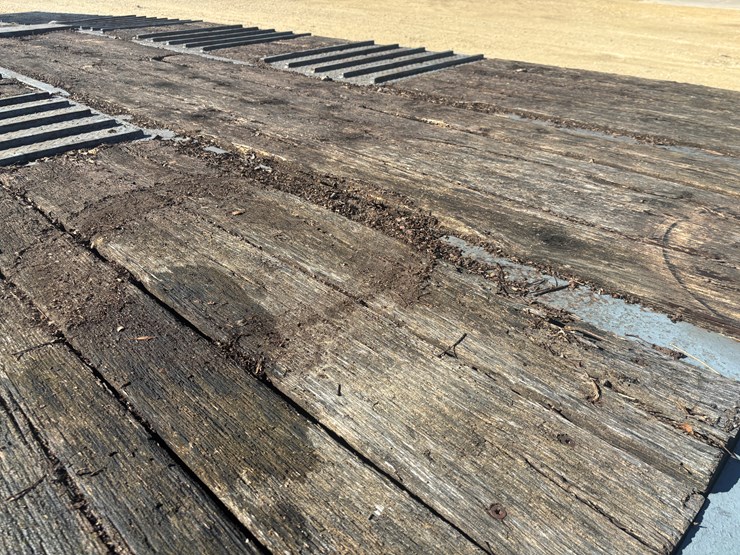 #2320-•-2008-interstate-30'-tri-axle-equipment-trailer-image-34