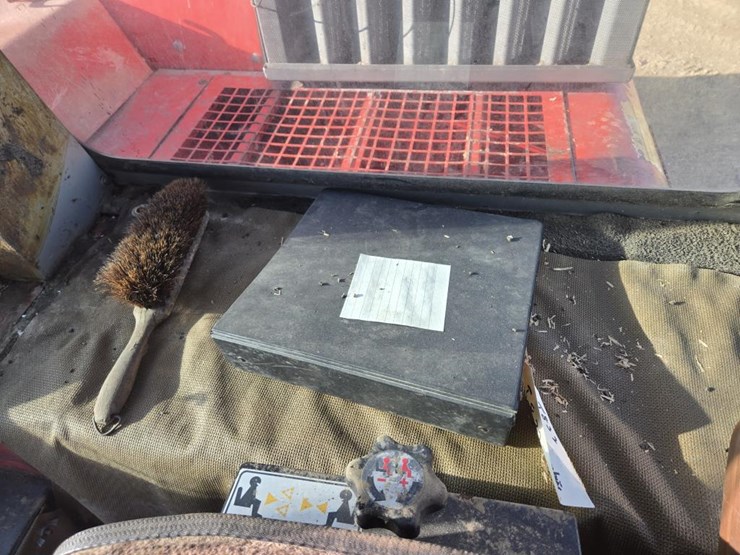 massey-ferguson-850-image-21