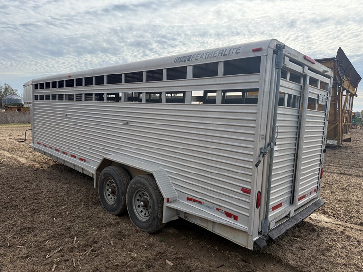 featherlite-24-ft-image-4