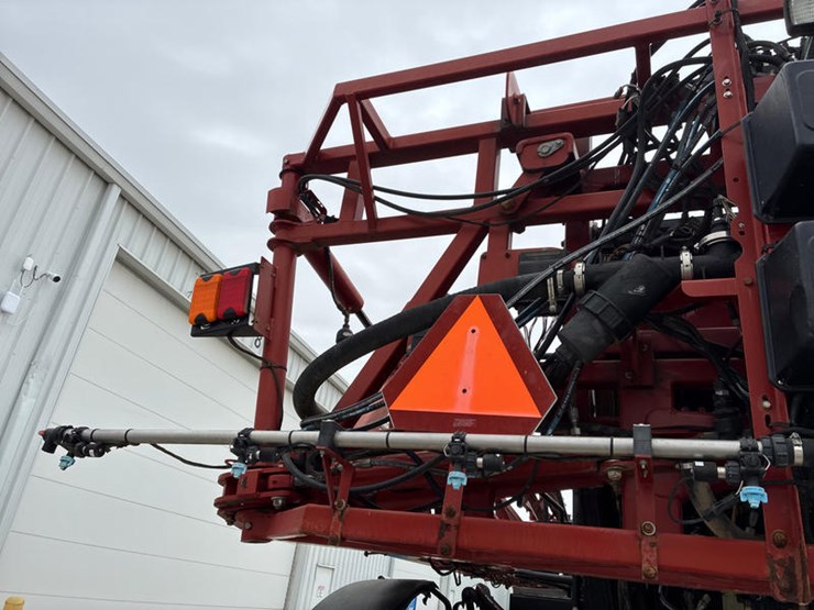 2015-case-ih-patriot-3340-image-34