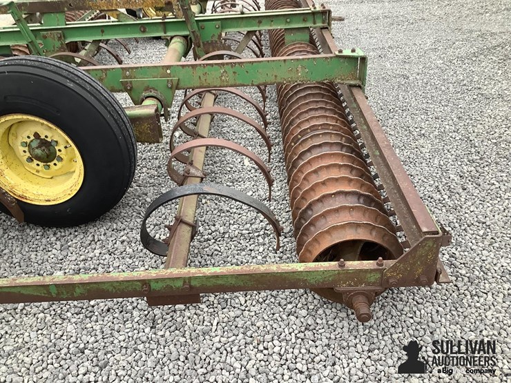 john-deere-16-image-16