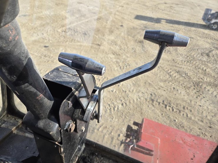 massey-ferguson-850-image-23