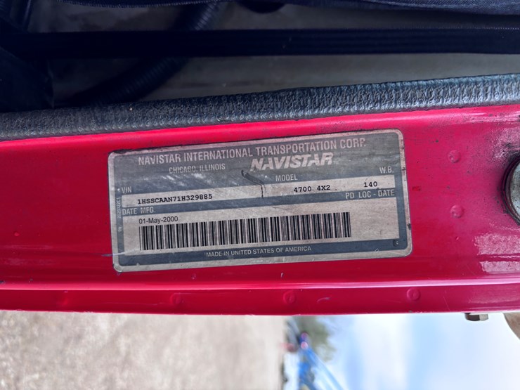 2001-international-4700-image-16