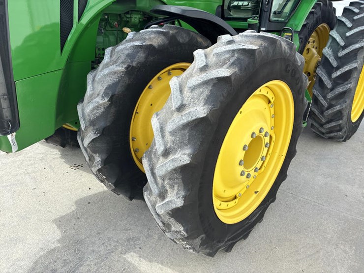 2013-john-deere-8335r-image-40