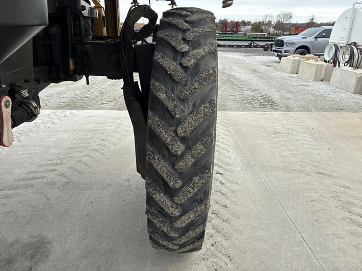 2015-ag-chem-rg1100-image-70