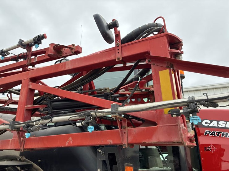 2015-case-ih-patriot-3340-image-22