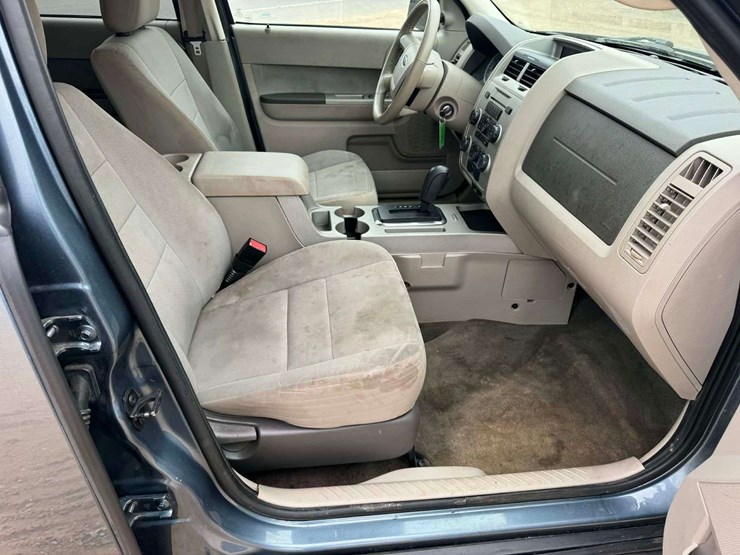 2012-ford-escape-xlt-image-14