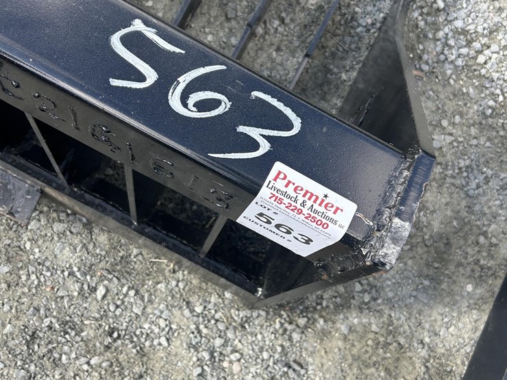 76"-hd-rock-bucket-image-3