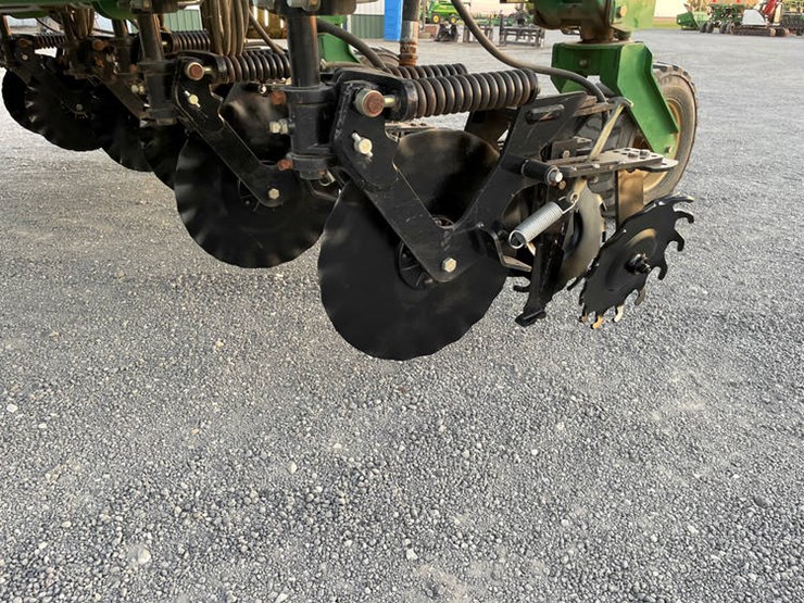 great-plains-np2330-image-2