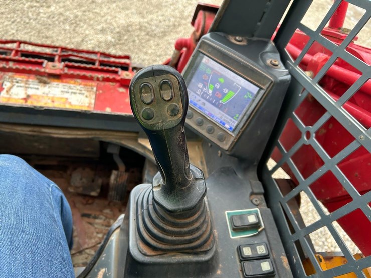 2019-takeuchi-tl10v2-image-51