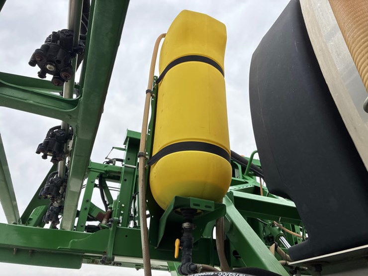 2021-john-deere-r4030-image-27