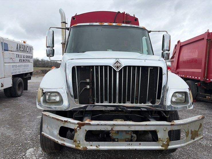 2004-international-7400-image-15