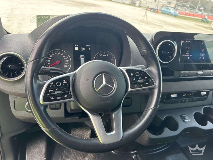 2021-mercedes-benz-sprinter-4500-image-11