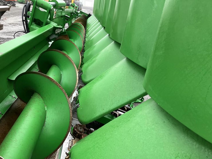 2024-john-deere-c16f-image-24