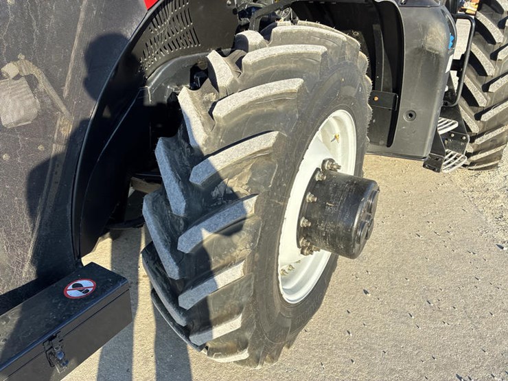 2024-case-ih-magnum-310-afs-connect-image-43