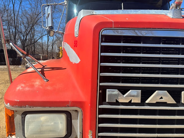 1993-mack-ch600-image-12