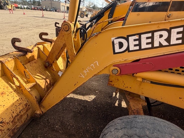 deere-210le-image-12