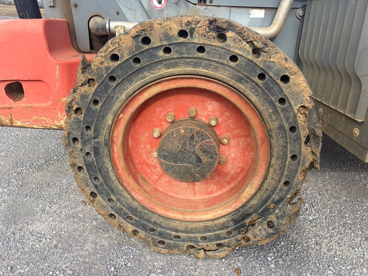 2017-skyjack-sj1056th-image-10