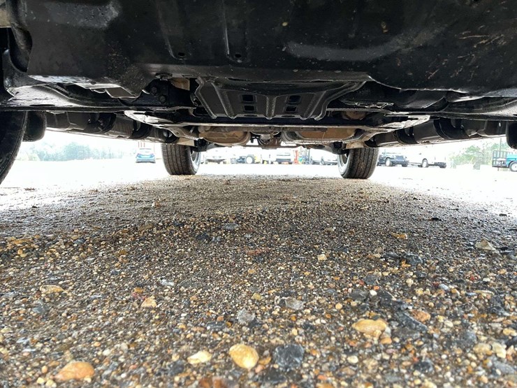 2012-nissan-armada-image-25