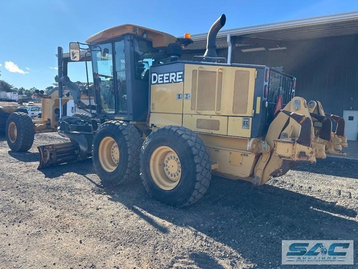 2011-deere-772g-image-5