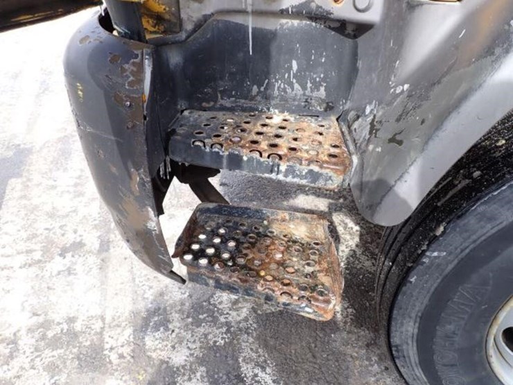 1998-gmc-t4-series-s/a-bucket-truck-1gdp7c1c0wj519-image-35