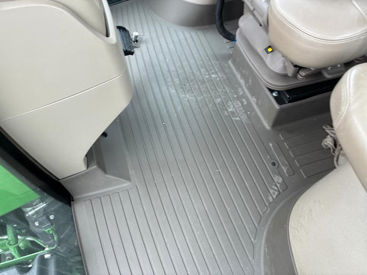 2017-john-deere-r4045-image-37