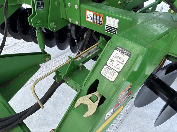 2008-john-deere-637-image-24