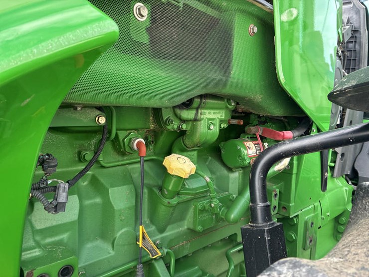 2013-john-deere-8335r-image-68