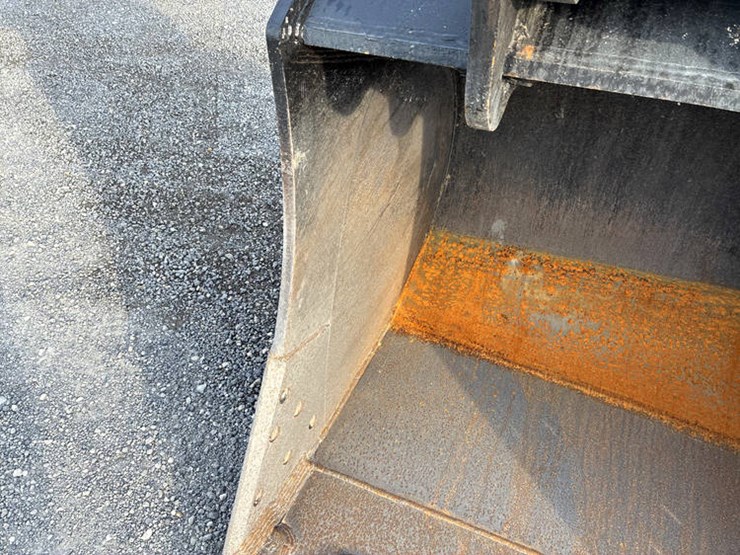 2021-deere-250g-lc-image-20