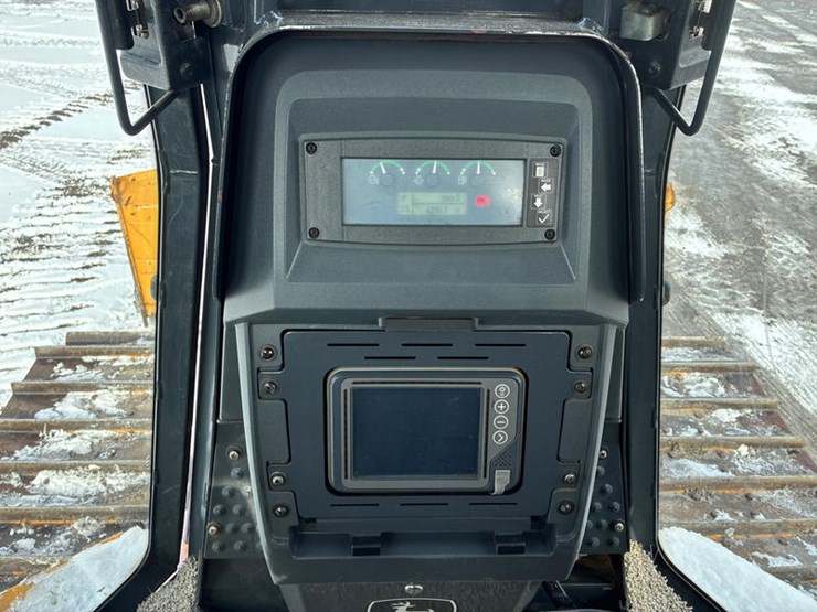 2020-john-deere-2020-image-50