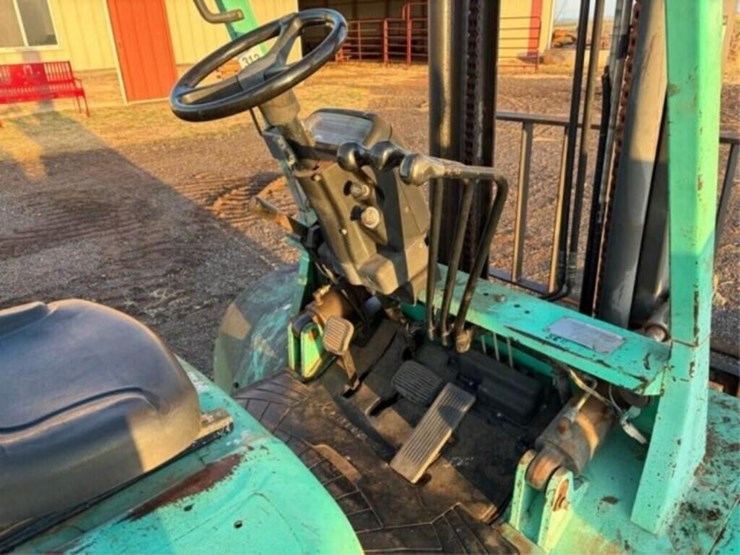 mitsubishi-fg30k-image-13