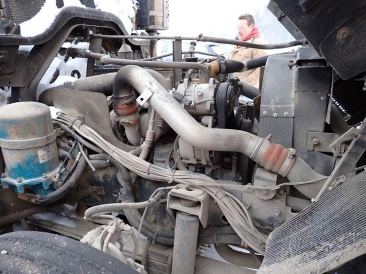 2002-gmc-7500-image-63