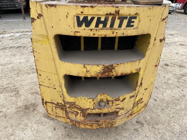 #4224-•-white-lp-forklift-image-15