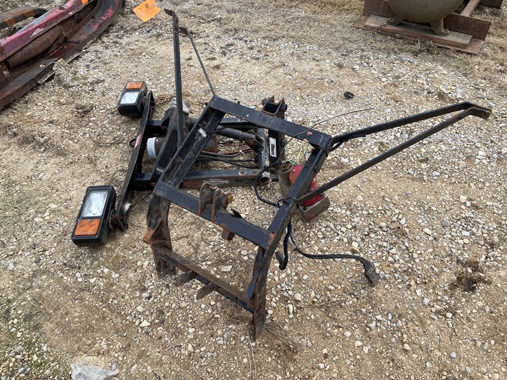 #4253-•-(2)-western-plow-mounts-image-4