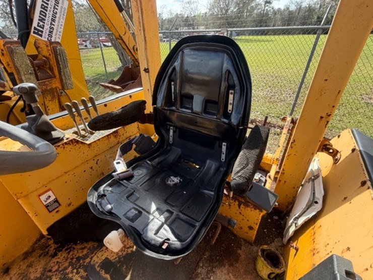 deere-210le-image-38