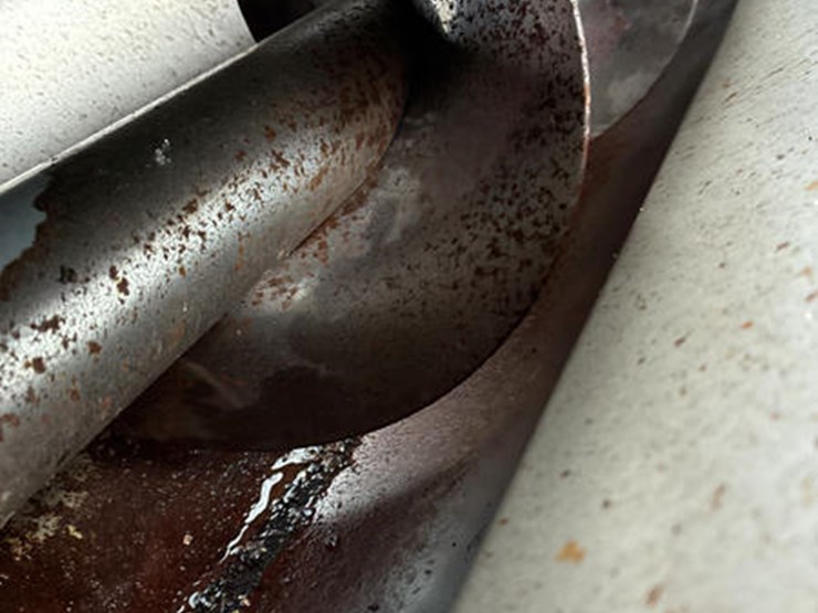 2010-case-ih-8120-image-99