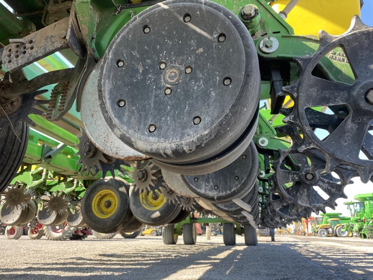 2004-john-deere-db90-image-36