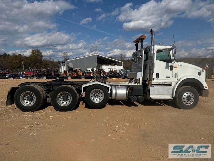 2017-international-hx620-image-7