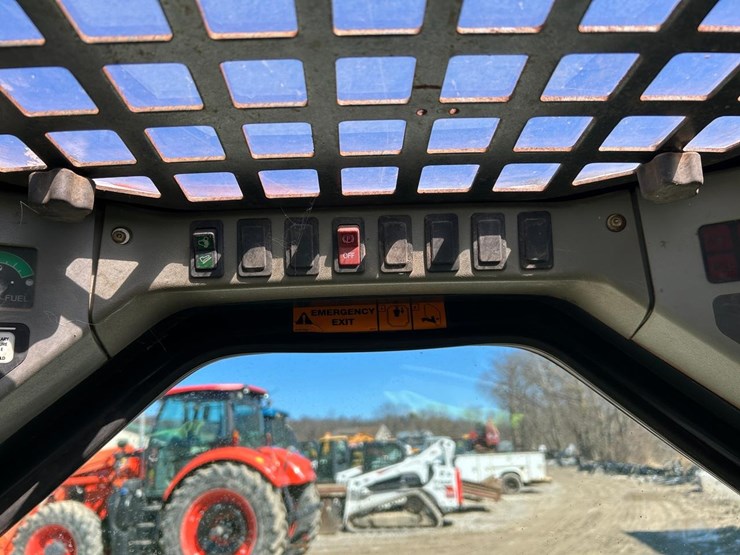 2005-bobcat-t190-image-22